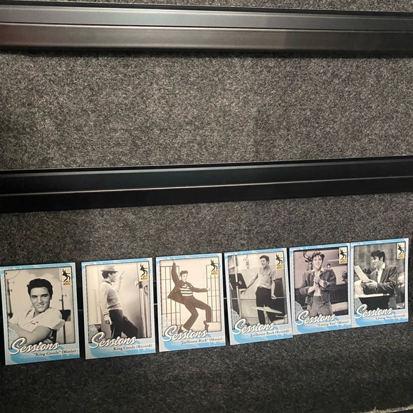 Elvis - Picture 2 of 7